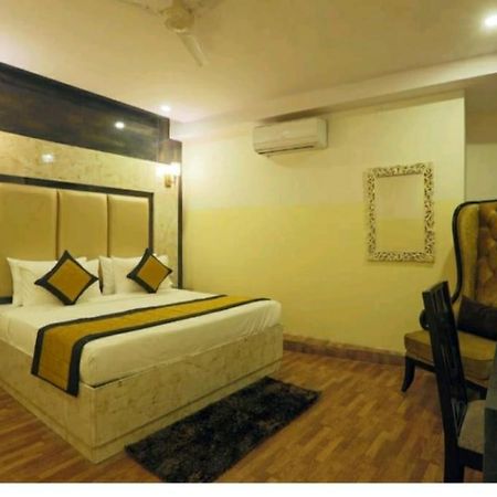 Hotel Plazzo ניו דלהי מראה חיצוני תמונה